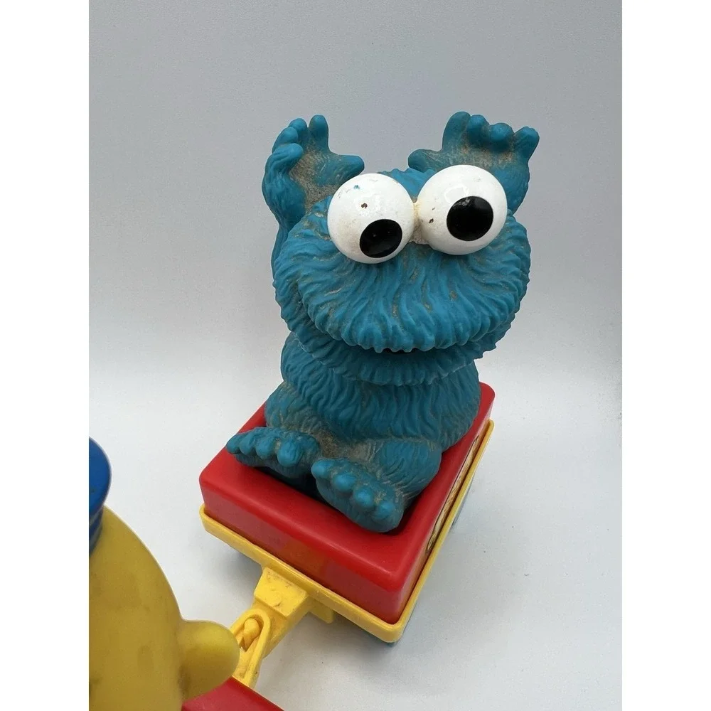Vintage Tyco Sesame Street Toy Train Big Bird Bert Cookie Monster Wind Up